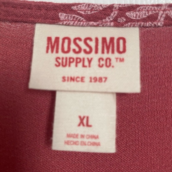 Patterned deep v-neck blouse with tie - Picture 3 of 4